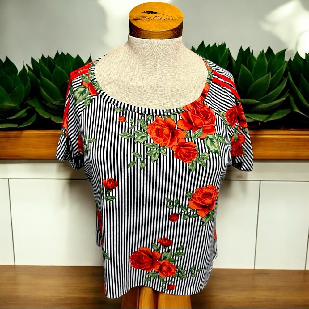 Red and Black Boxy Flutter Sleeve Blouse